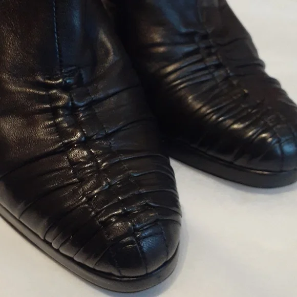Gucci Black Leather Ankle Tie Booties 8 - Picture 4 of 15